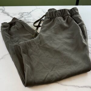 Lululemon joggers size 10 27.5 inch inseam